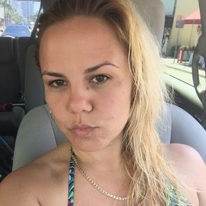 Meet your Posher, Leyanys